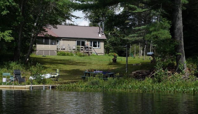 Cozy waterfront house on Lake Clear Outlet - In the heart of the Adirondacks