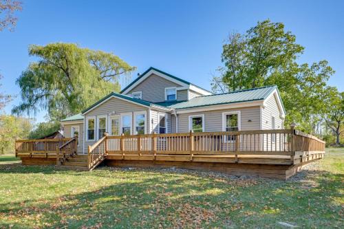 Deck & Hot Tub: Pet-Friendly Seneca Lake Home!