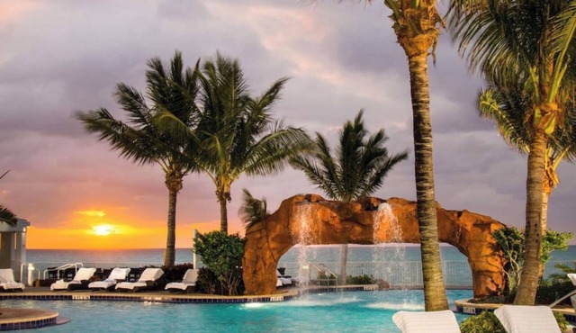 Deluxe Studio Retreat, Amazing Pool