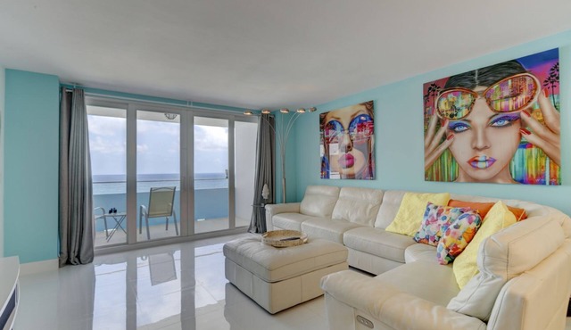DIRECT OCEAN VIEWS with Balcony on the beach. SUMMER REBATE 5+ NIGHTS
