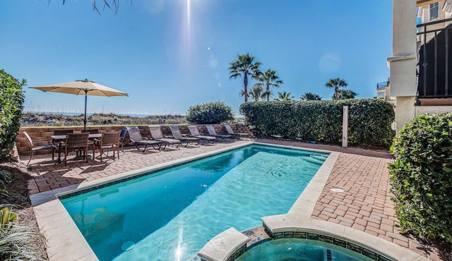 Direct Oceanfront Luxury Home, Large Private Pool and Spa, Elevator, Concierge!