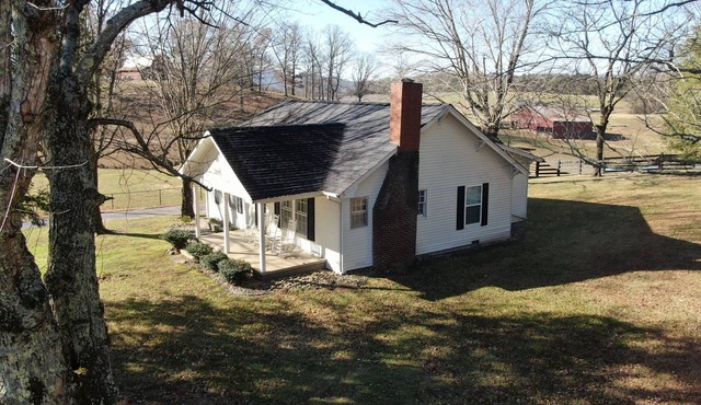 Discover Cherohala Skyway and Historic Downtown Tellico Plains in just 5 mins !