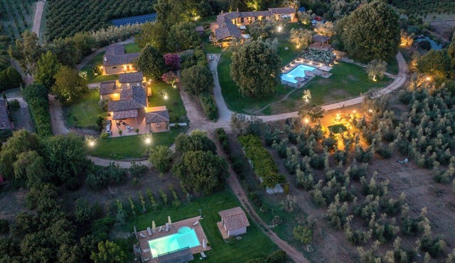 Eight-hectare estate with animals near Sutri