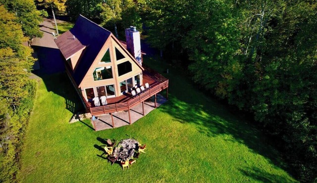 Elk House Hideaway on Lake Gogebic~Hot Tub & Sauna