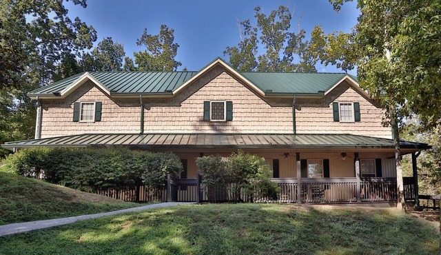 Enormous Cabin Retreat with Theater and Incredible Game Room in Pigeon Forge, Tennessee
