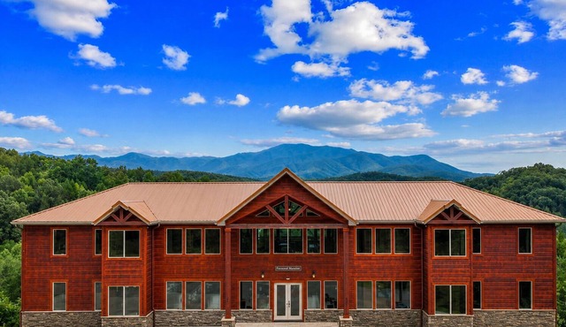 Foxwood Mansion: Views, Theater, Hot Tubs & More!