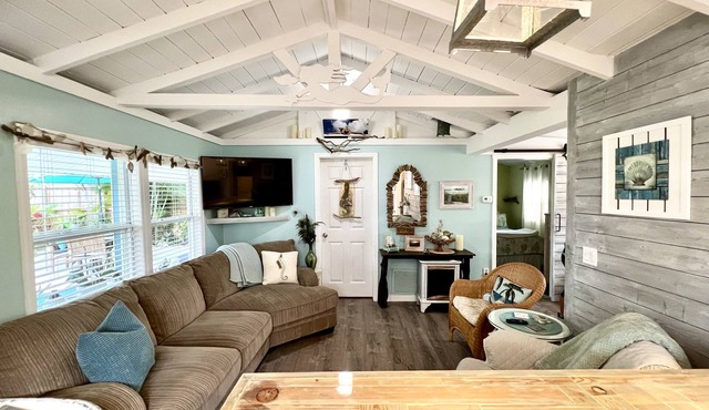 FULLY RENOVATED BEACH BUNGALOW! A COUPLES very own COZY and PRIVATE paradise.