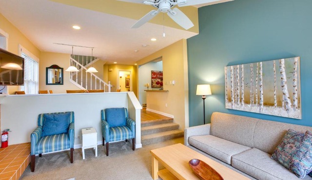 Glen Arbor Vacation Rental w/Views of Lake!