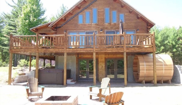 Grand Pines Lodge, Ultimate Log Luxury, Stunning Views, Hot Tub & Sauna, EV Charger, 3D Tour