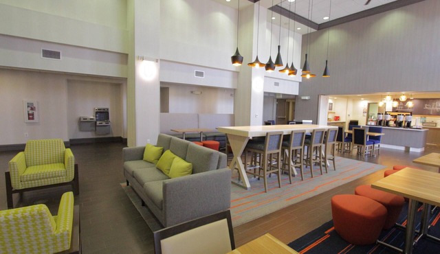 Hampton Inn & Suites Seal Beach