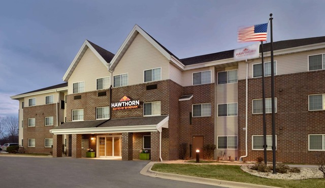 Hawthorn Extended Stay by Wyndham Milwaukee Airport