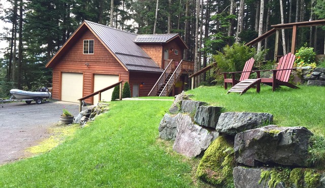 Hillside Haven - Secluded Guest Suite with Your Own Private Spa.
