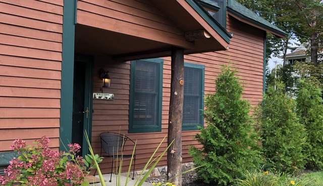 Lake Placid Get-a-way! Walking Distance to Main St and Mirror Lake