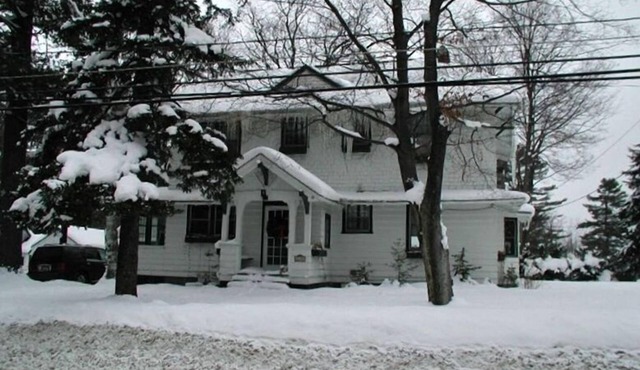 Lake Placid Hillcrest Haven - Sleeps 14 - 1 block to Main Street
