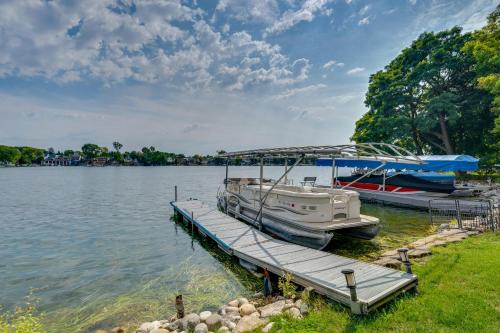 Lakefront Wisconsin Escape w/Boat Dock & Kayaks!