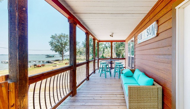 Lakeside Rahndezvous | House in Kemp