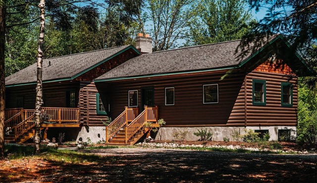 Large Log Cabin in the Heart of the ADKS