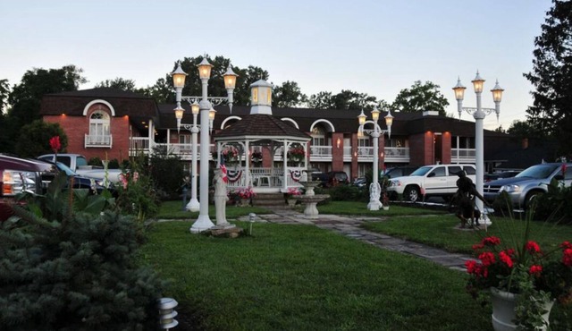 Lockport Inn & Suites