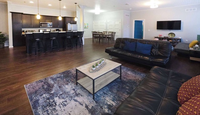 Loft #202 - 1480Sq ft 2BR/2BA Loft Downtown KC Historic Build