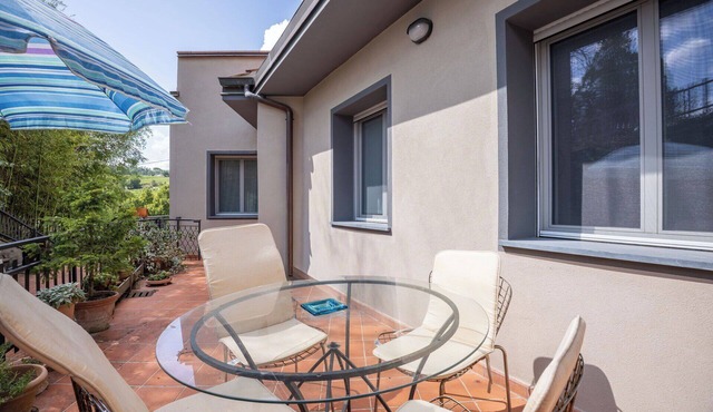 Lovely apartment for 4 guests with WIFI, TV and terrace