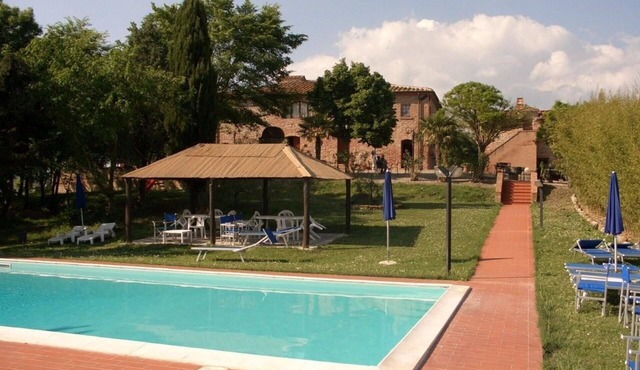 Lovely apartment in villa for 4 people with WIFI, pool and panoramic view