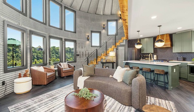 Luxe Silo w/River Views <.5 mi to Downtown