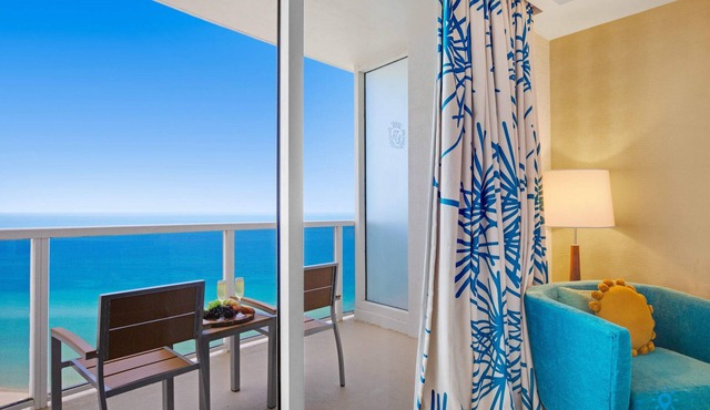 Luxury Studio w/Balcony Ocean View, Amazing Pool