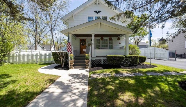LVR - Orange Door Oasis-Village of Lewiston Home