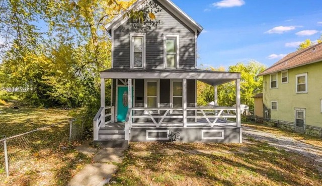 Modern 4 Bedroom Farmhouse In The City