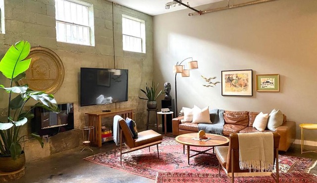 Modern City Loft Downtown Lynchburg VA LYH HUGE