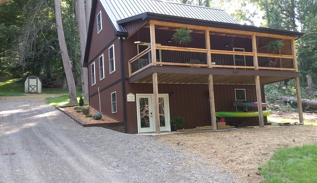 New cabin with kayaks .2 miles from Public Boat Launch