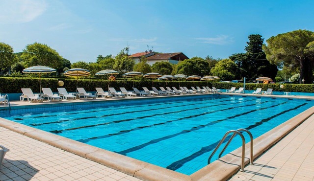 Nice apartment for 4 people with pool, A/C, WIFI, TV, terrace and pets allowed