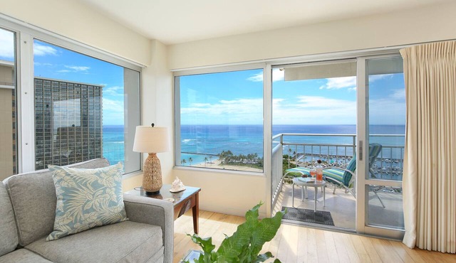 Panoramic Ocean Views Remodel - FREE Parking/Wi-Fi, AC, Washlet, Sleeps 6