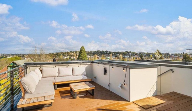 Perch - Queen Anne 83