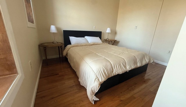 Pet Friendly Apartment In Arena District with Parking