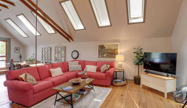 Pet-Friendly Loft Vacation Rental w/Fire Pit!