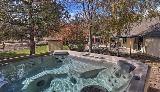 Pet-Friendly Redmond Home with Hot Tub, Porch, Grill