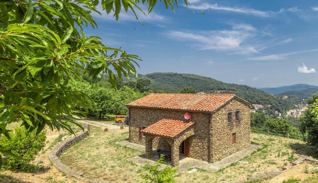 Pet-Friendly Tuscan Home with Valley View Casetta la Rossina