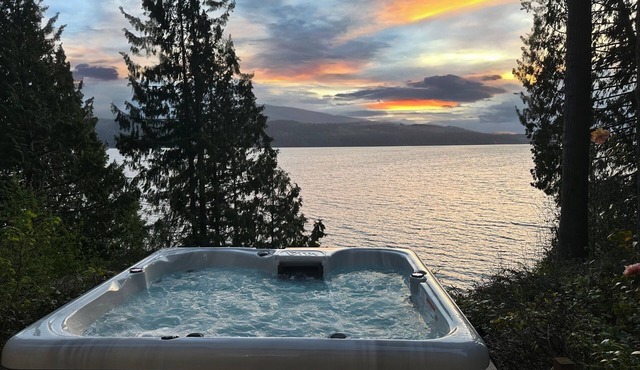Private Waterfront Spa Retreat + Movie Theater