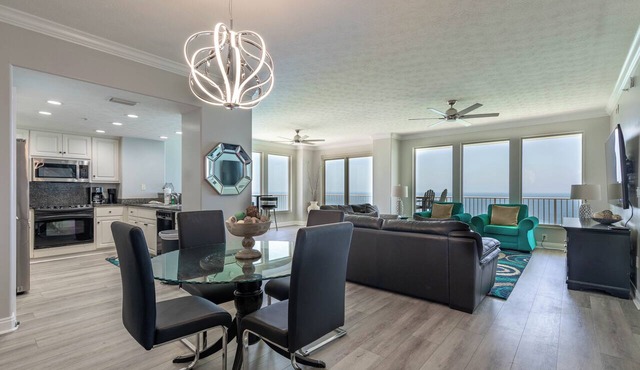 Recently updated luxury unit at Treasure Island resort 3BR * 19th floor.