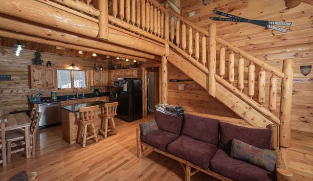 Relaxing Log Cabin Retreat minutes from Whiteface