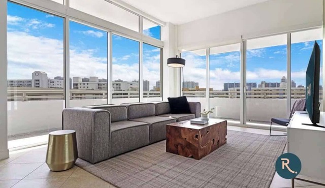 Roami at Sunny Isles | 6BR Combo