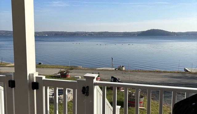 Saratoga Lakefront Two Family House 1st fl unit Belmont Travers 12 min to track