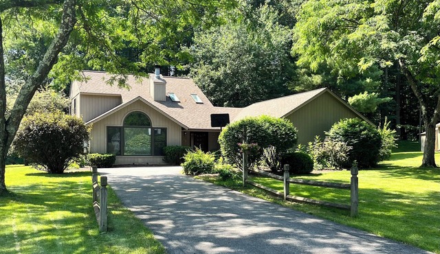 Saratoga Track Special - 10 min to Saratoga Race Course, 5 min to Lake Beach