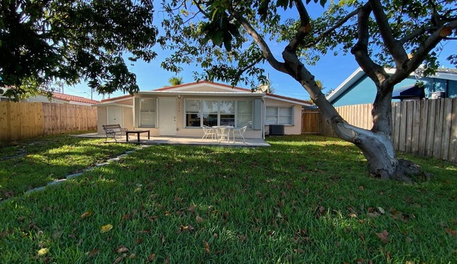 Serene 3/2 home in tranquil Hollywood close to I95, Ft Lauderdale Air & Beach.