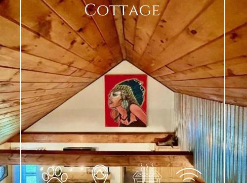 Sitting Bear Cottage with Hot Tub