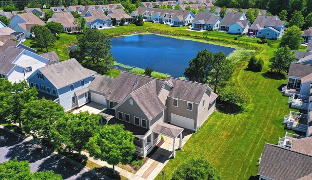 Sleeps 20 - Luxurious 7 bedroom home located in the Bear Trap Dunes Community. Excellent Amenities! Indoor & Outdoor Pool, Tennis Courts, Fitness Center, Shuttle to the Beach, Clubhouse, Wifi and more!
