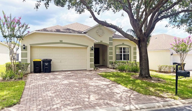 South facing pool home with hot tub and games room - gated community