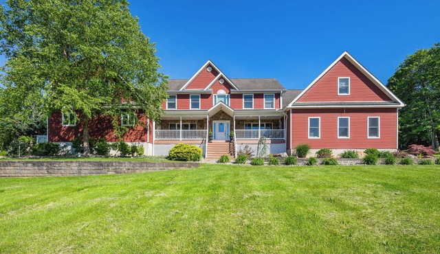 Spacious 9-bedroom house in tranquil Monroe with AC