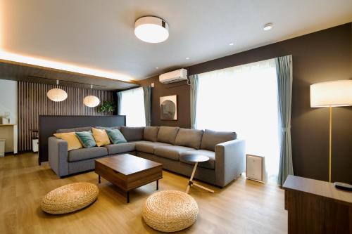 Spacious Family Stay Kids Play Area Free Parking Airport Bus Stop Right in Front